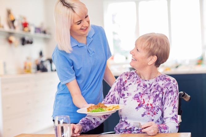 ensuring-senior-safety-and-nutrition-at-mealtime